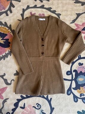 Zara Brown Ribbed V-Neck Buttoned Knit Top